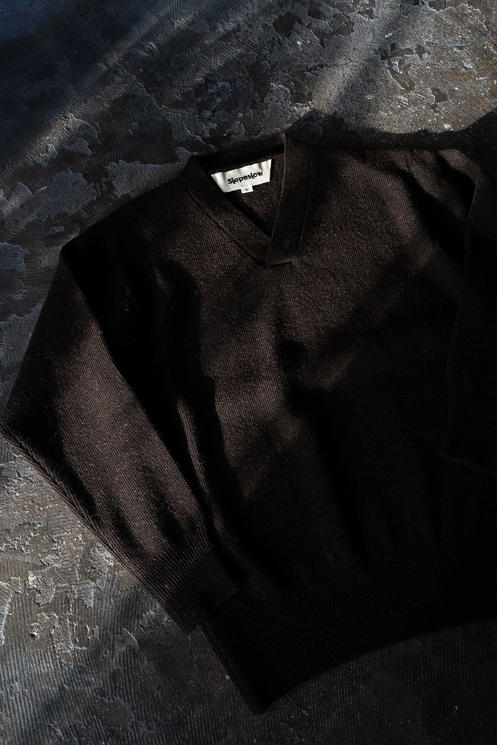 slopeslow - Hard twisted Shetlandwool cross V neck sweater