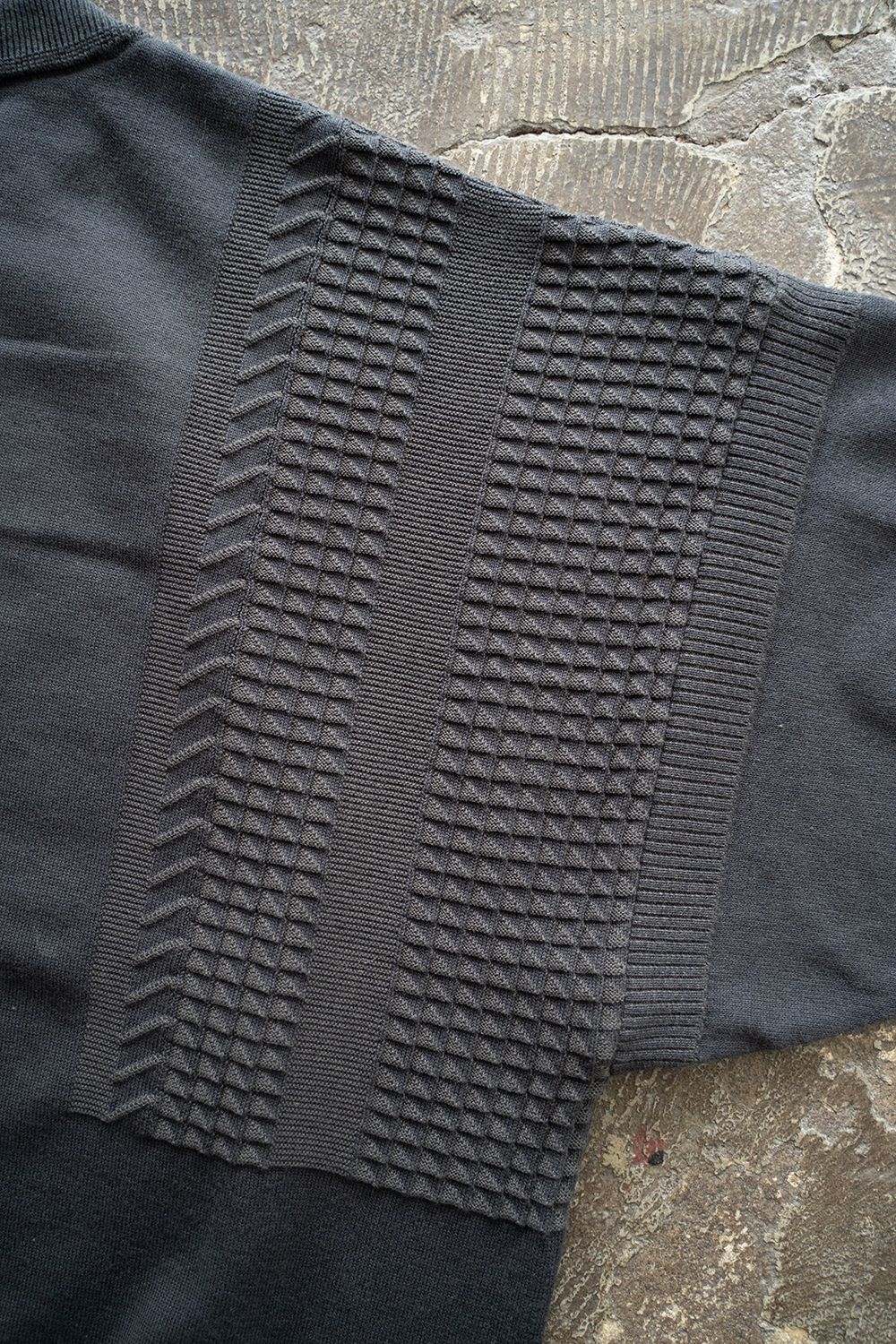 【ラスト1点】【24SS】Ogawa Henley Knit(CHARCOAL)