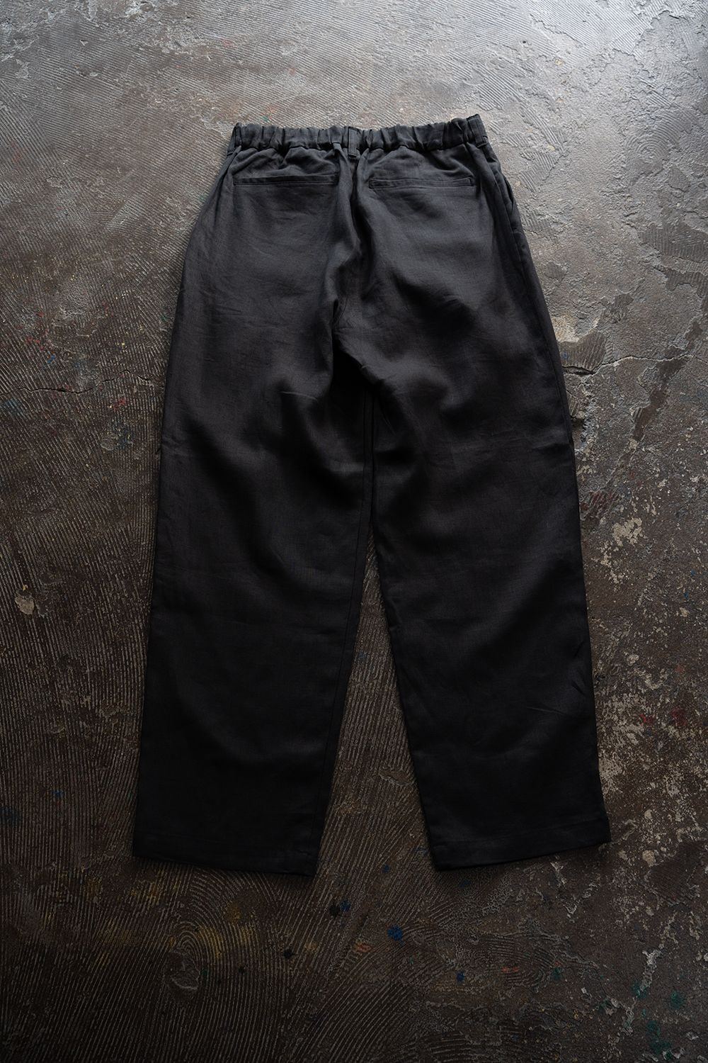 【26SS】リネン2タックテーパードパンツ(CHARCOAL)