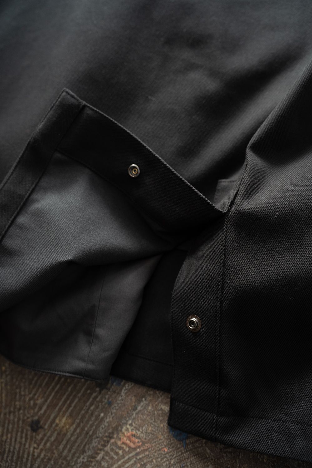 【25AW】コットン×ポリエステルショートブルゾン(BLACK)