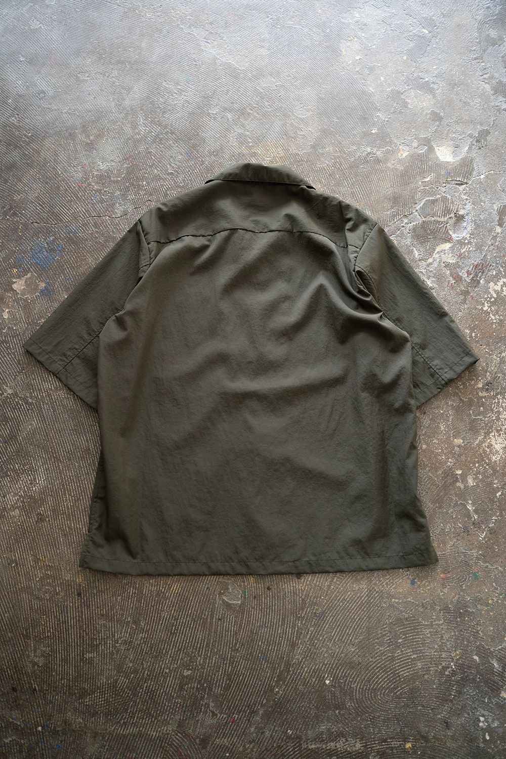 【ラスト1点】【25SS】ナイロン胸ポケット半袖シャツ(DARK OLIVE)