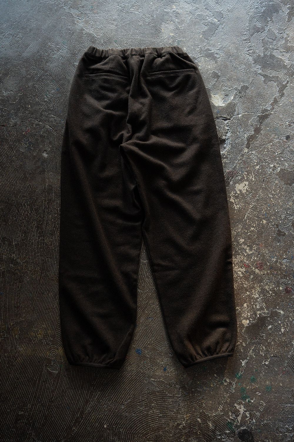 【26AW】カシミア混イージーパンツ(DARK BROWN)
