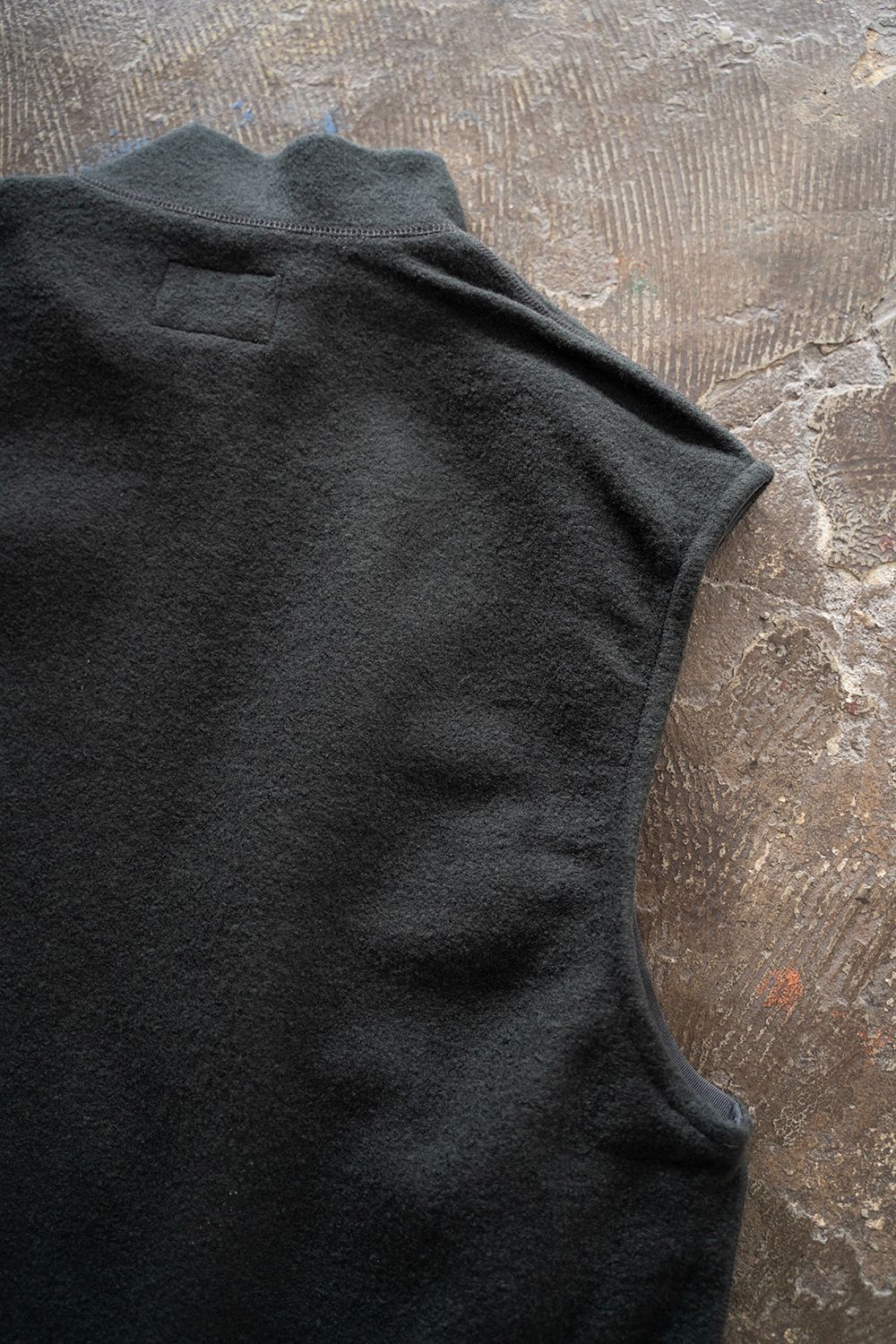 【ラスト1点】【24AW】ウールパイルジップベスト(CHARCOAL)