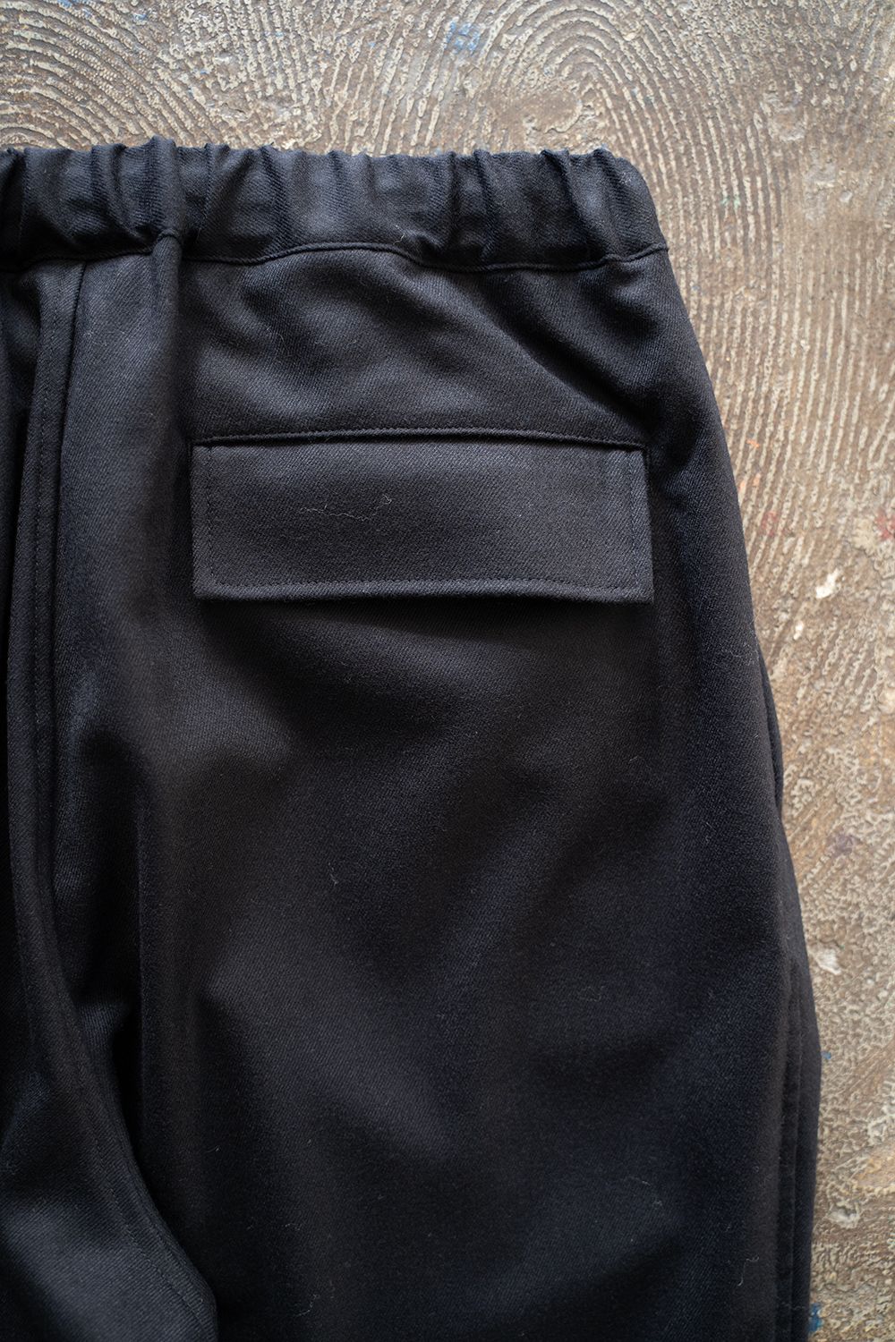 【25AW】サキソニーイージーパンツ(BLACK NAVY)