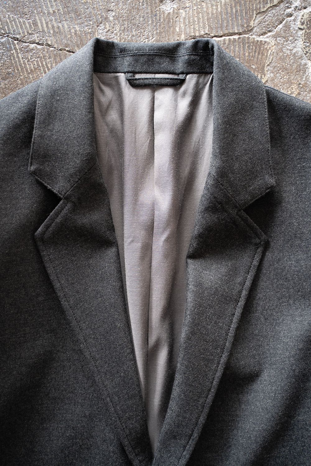 【ラスト1点】【22AW】ウールタッサージャケット(CHARCOAL)