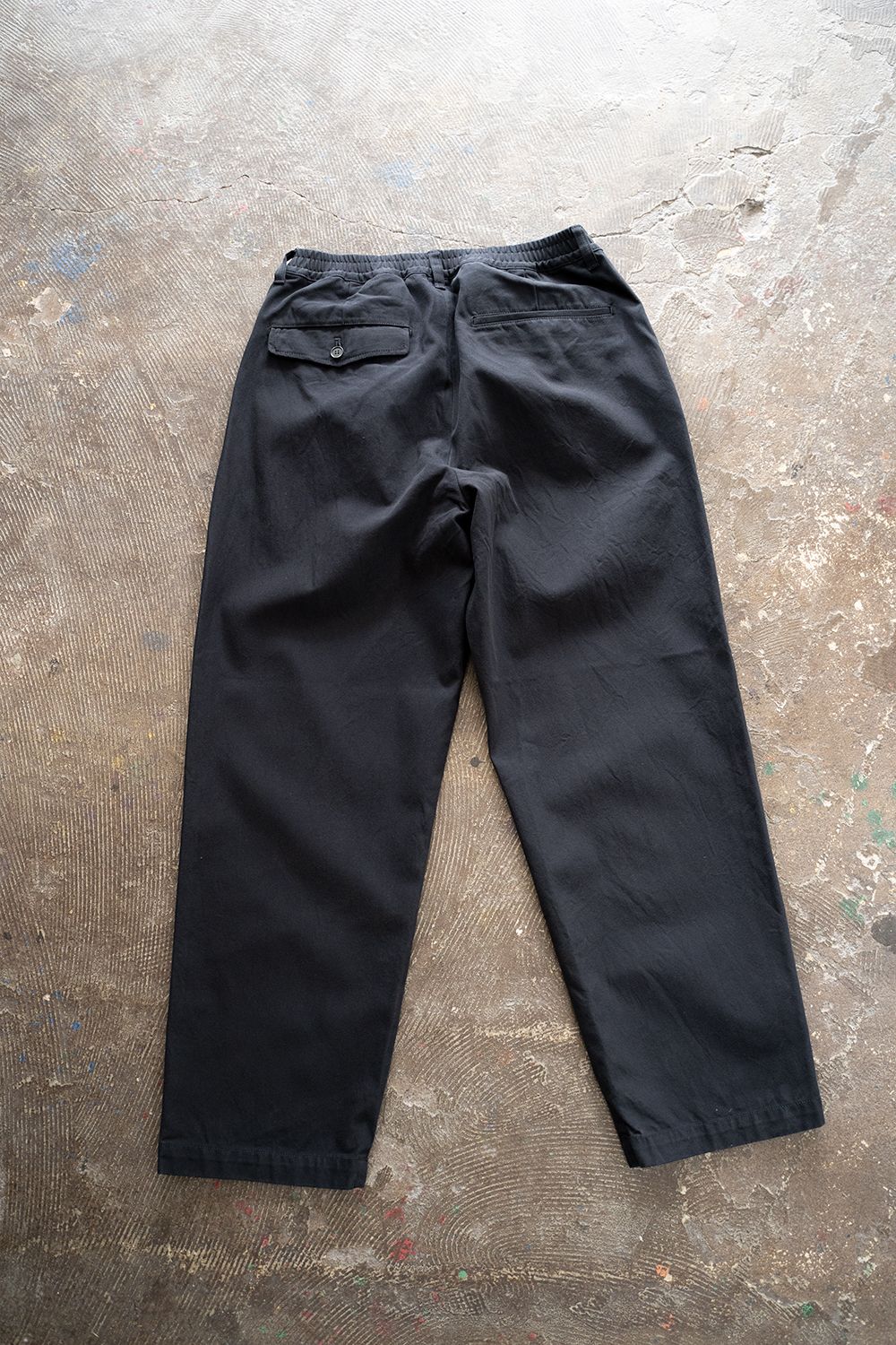 【ラスト1点】【22AW】2タックギャバジンパンツ(BLACK NAVY)
