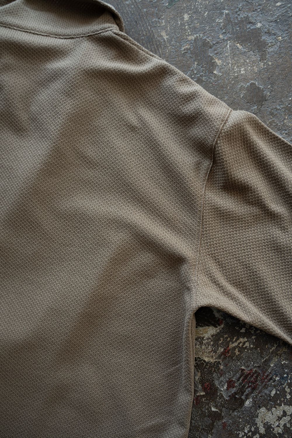 【26SS】コットン×ポリエステルスキッパーカットソー(KHAKI)