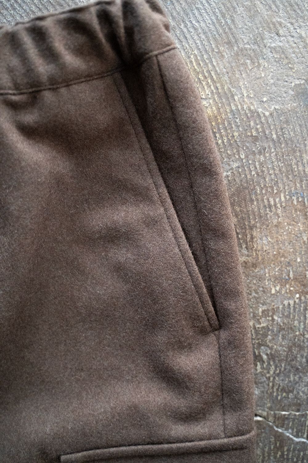 【22AW】ウールフラノイージーパンツ(BROWN)