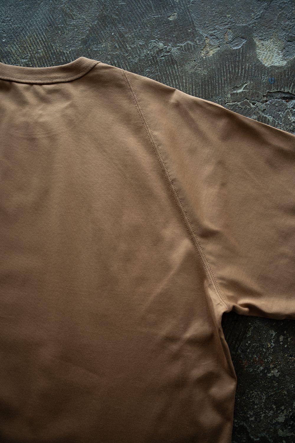 【26SS】オーバーサイズ変形スリーブTシャツ(DUSTY ORANGE)
