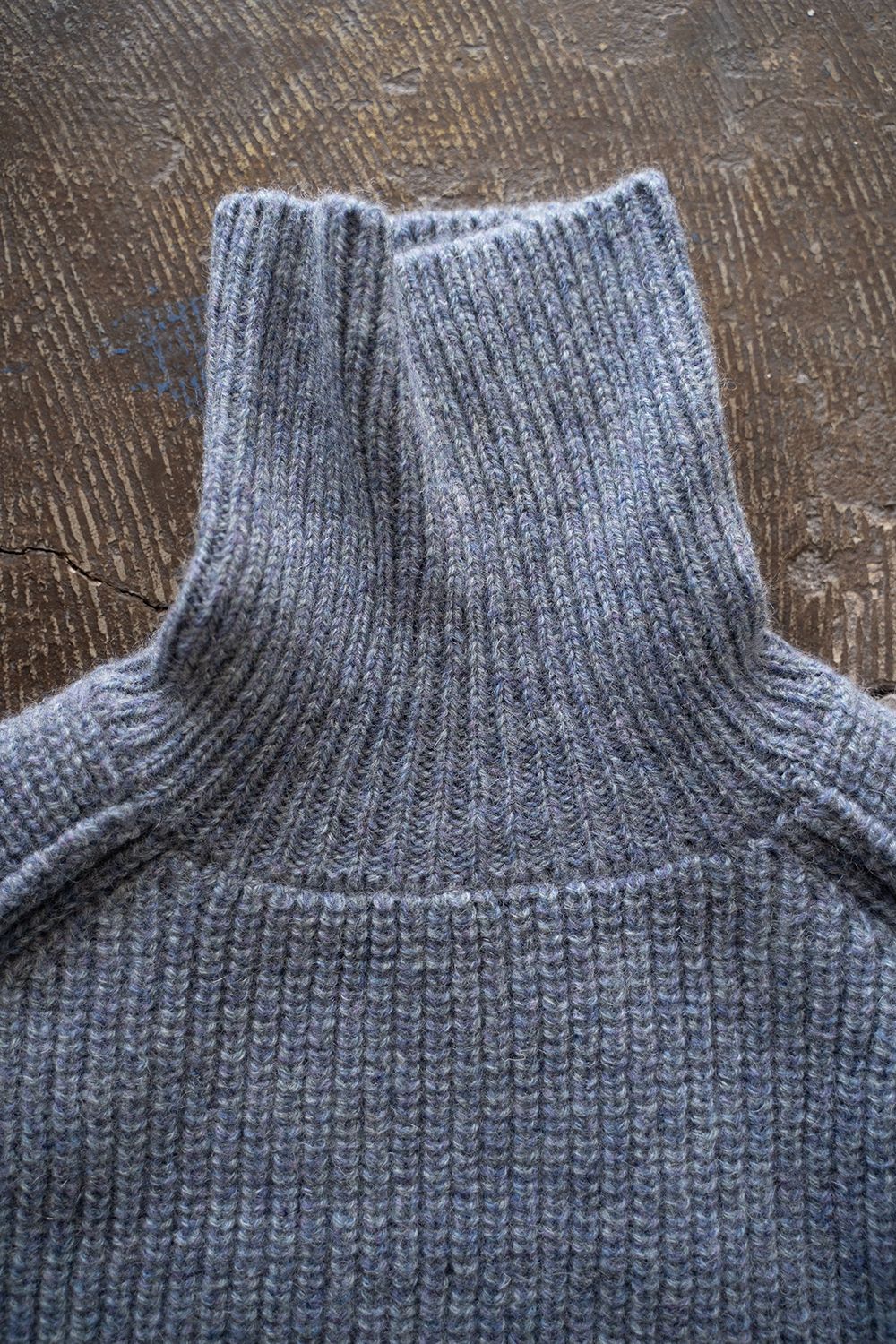 slopeslow - 【ラスト1点】brushed yak/Shetland wool turtle