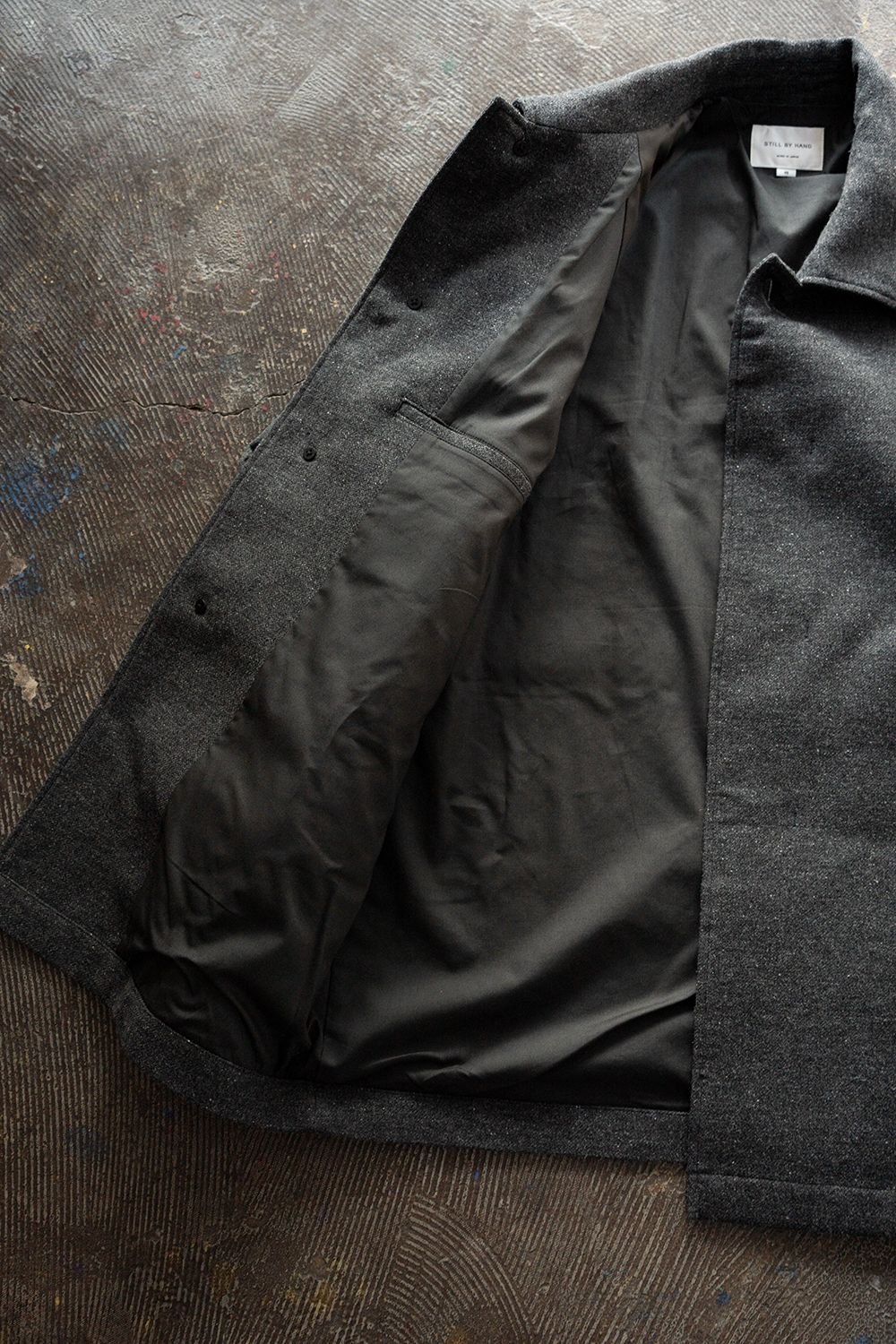 【26AW】ウール×シルクステンカラーハーフコート(GREY)