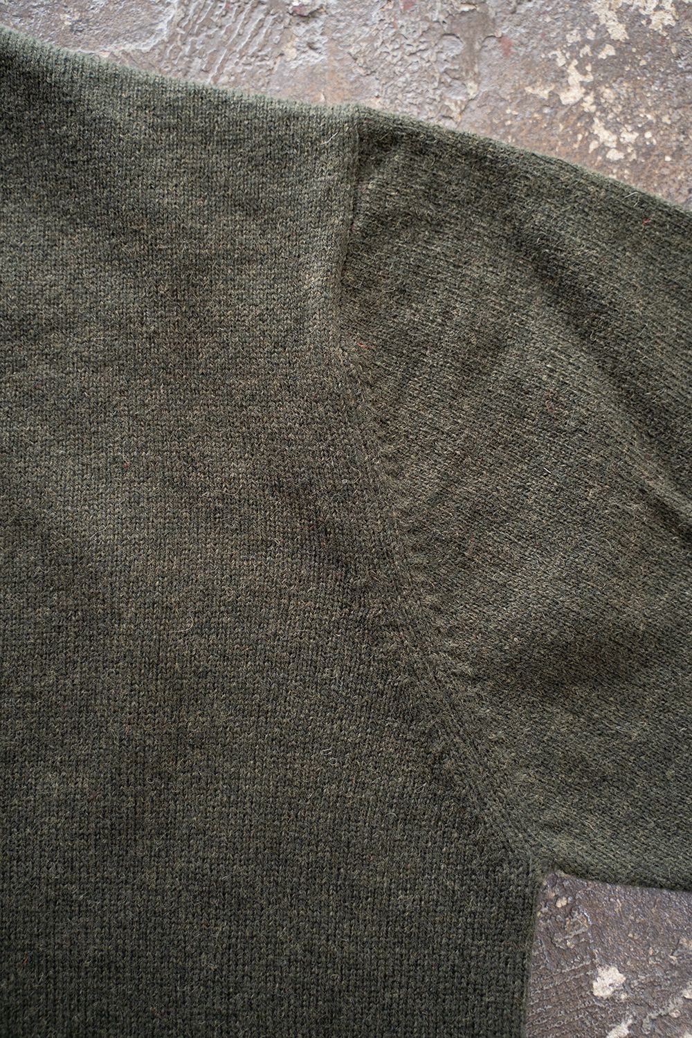 【25AW】ダメージクルーネックニット(KHAKI GREEN)