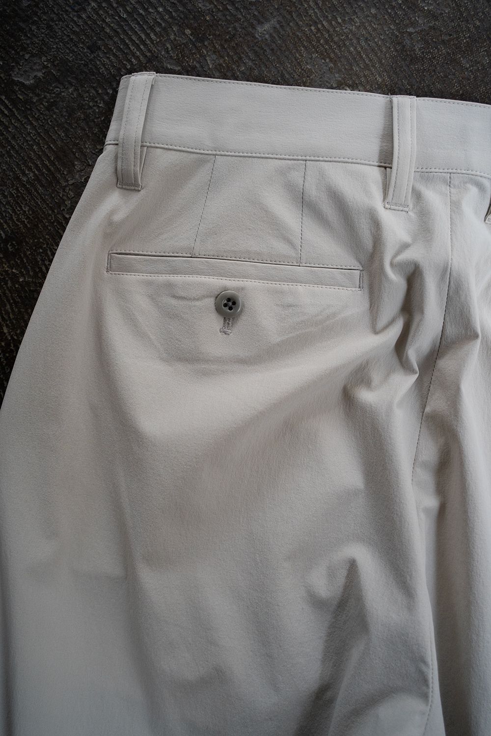 【25SS】1-Tack Nylon Trousers/1タックナイロントラウザーズ(LIGHT GRAY)