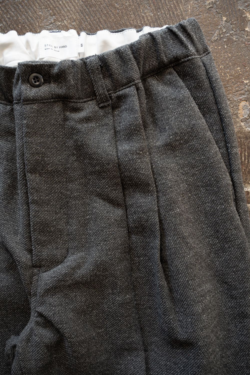 【26AW】コットン×ウールカルゼ2タックイージーパンツ(GREY)