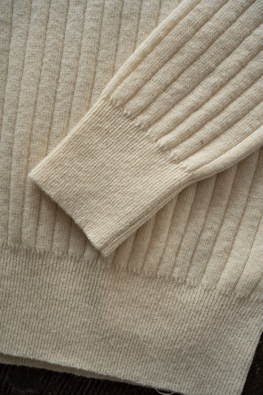 Hard twisted Shetlandwool RIB saddle shoulder crew neck sweater(WHITE)