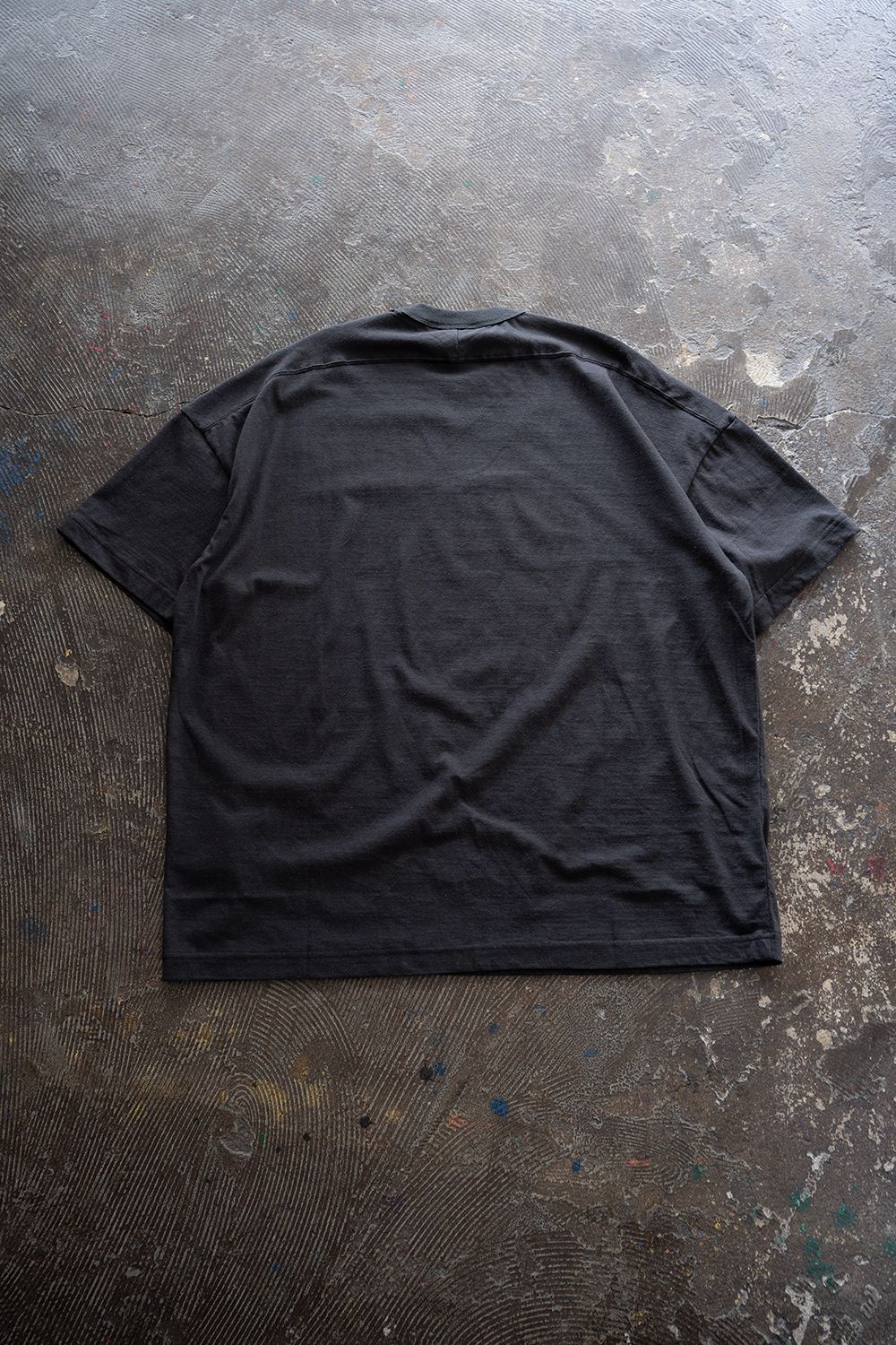 【26SS】シルクネップスプリットヨークTシャツ(CHARCOAL)