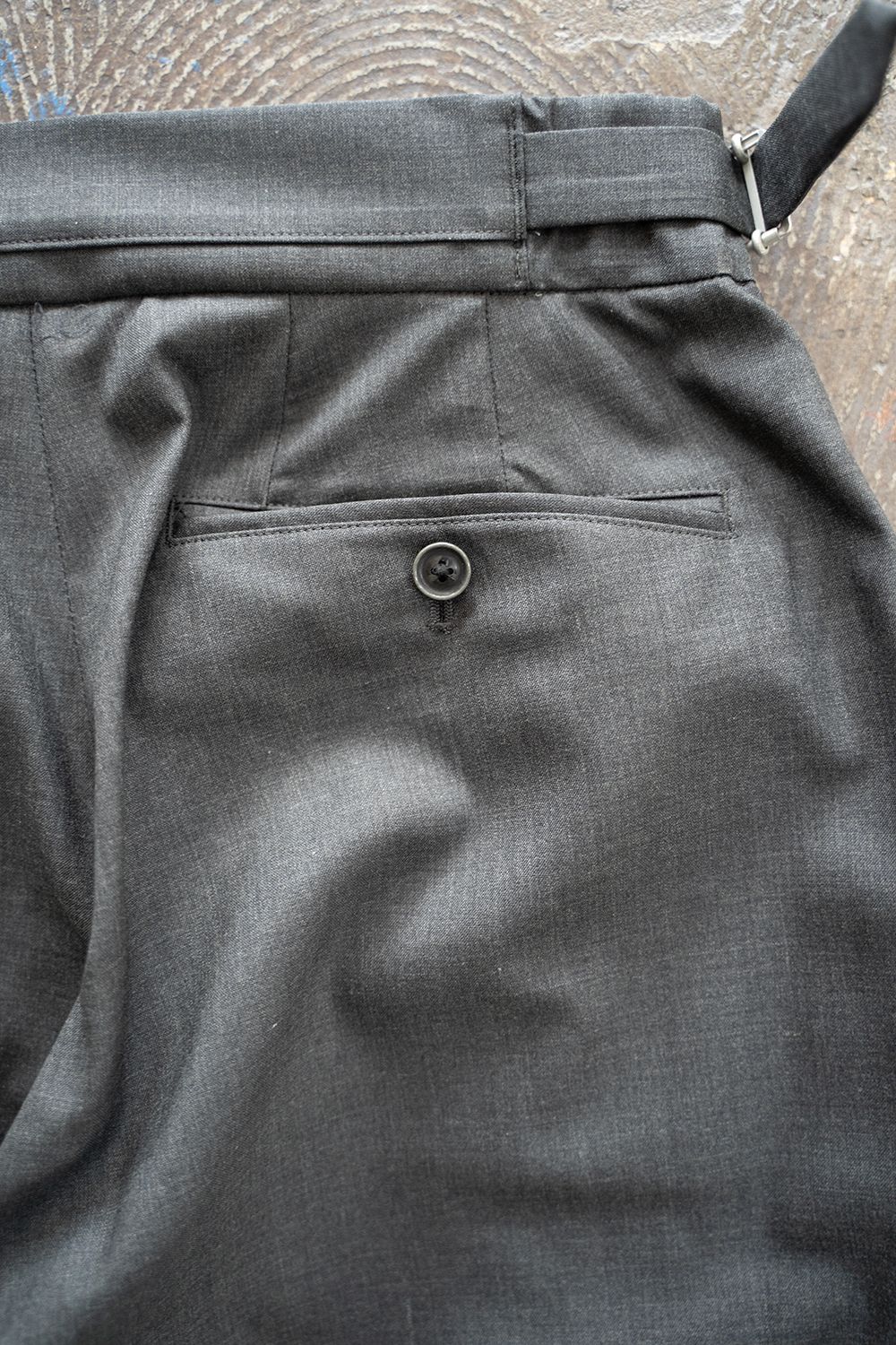 【ラスト1点】【23SS】2-Tack Wool Tropical Trousers/2タックウールトロピカルトラウザーズ(CHARCOAL)
