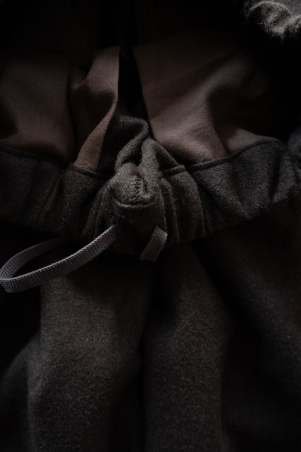 【26AW】カシミア混イージーパンツ(DARK BROWN)