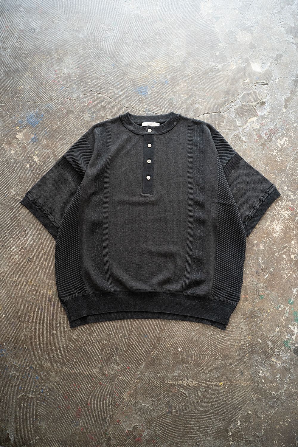 YASHIKI - Harukaze Henley Knit(PALE BLUE) | Salty