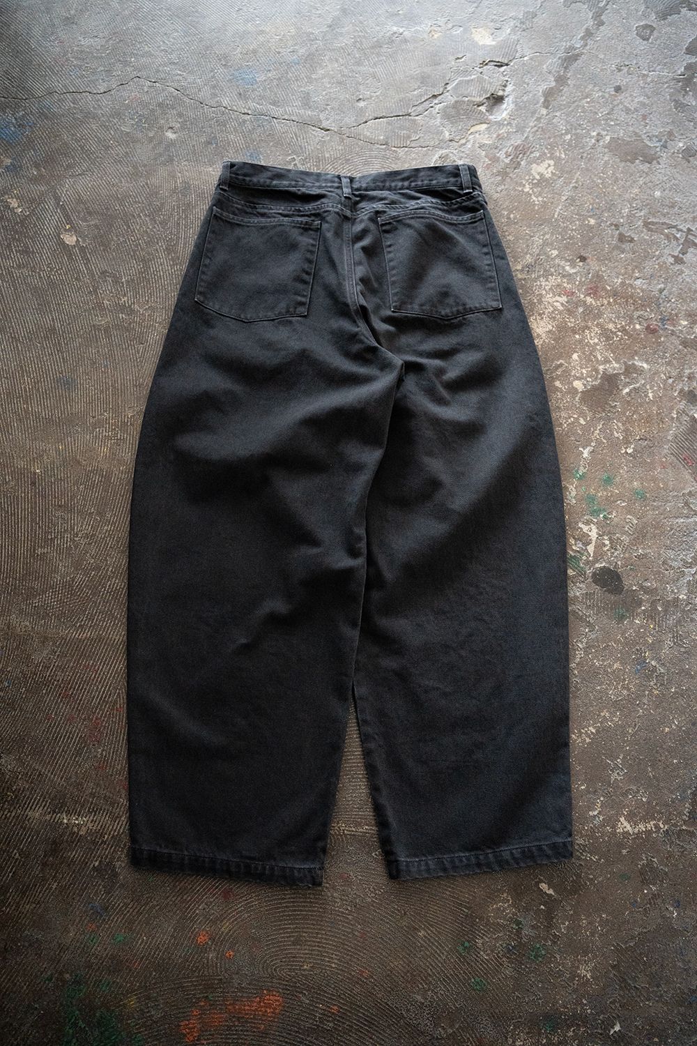 【25AW】フェードカラーデニムワンタックパンツ(INK BLACK)