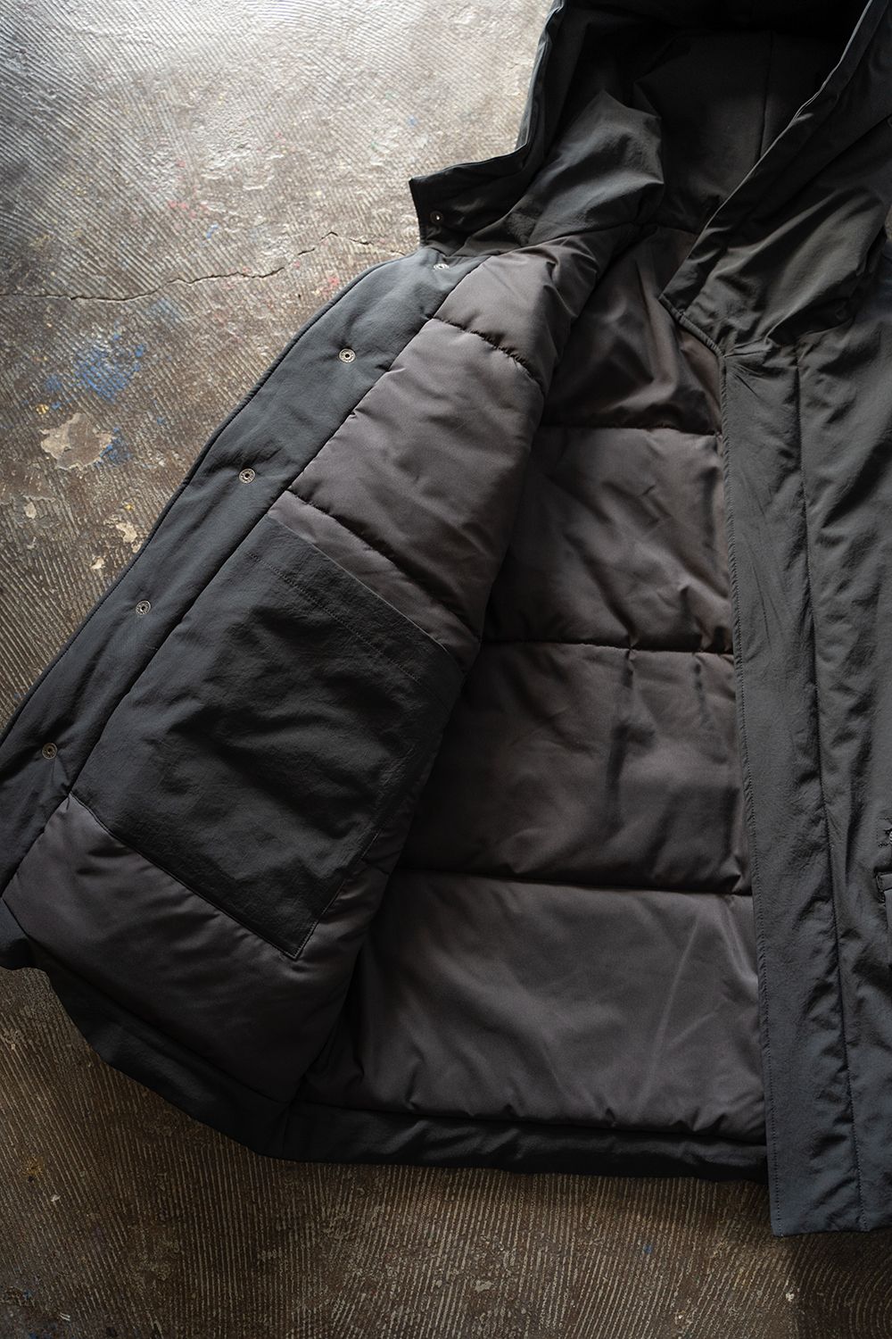 STILL BY HAND - 【ラスト1点】【24AW】シンサレートフーデッド