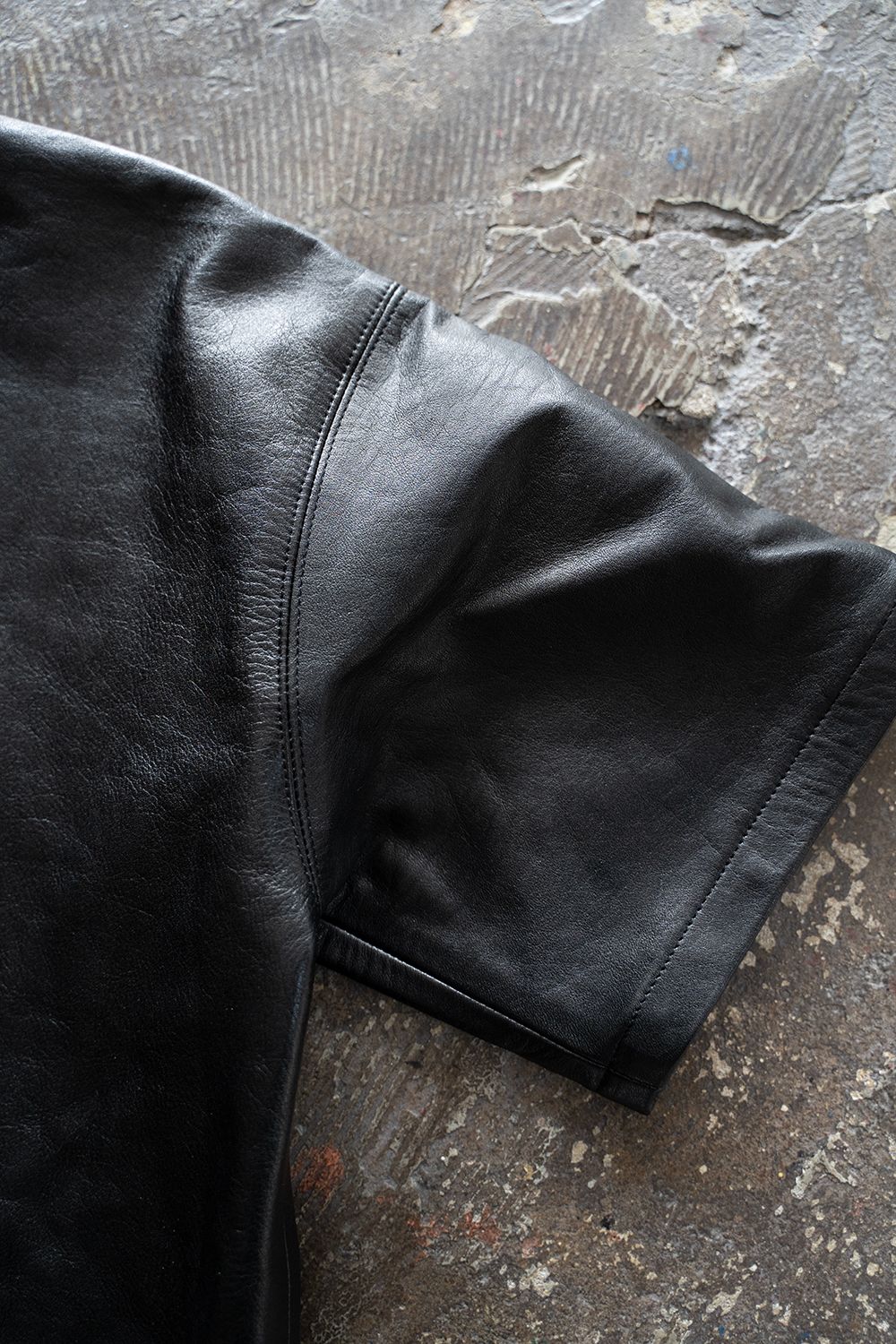 【ラスト1点】【24SS】Cow Leather P/O/カウレザープルオーバー(BLACK)