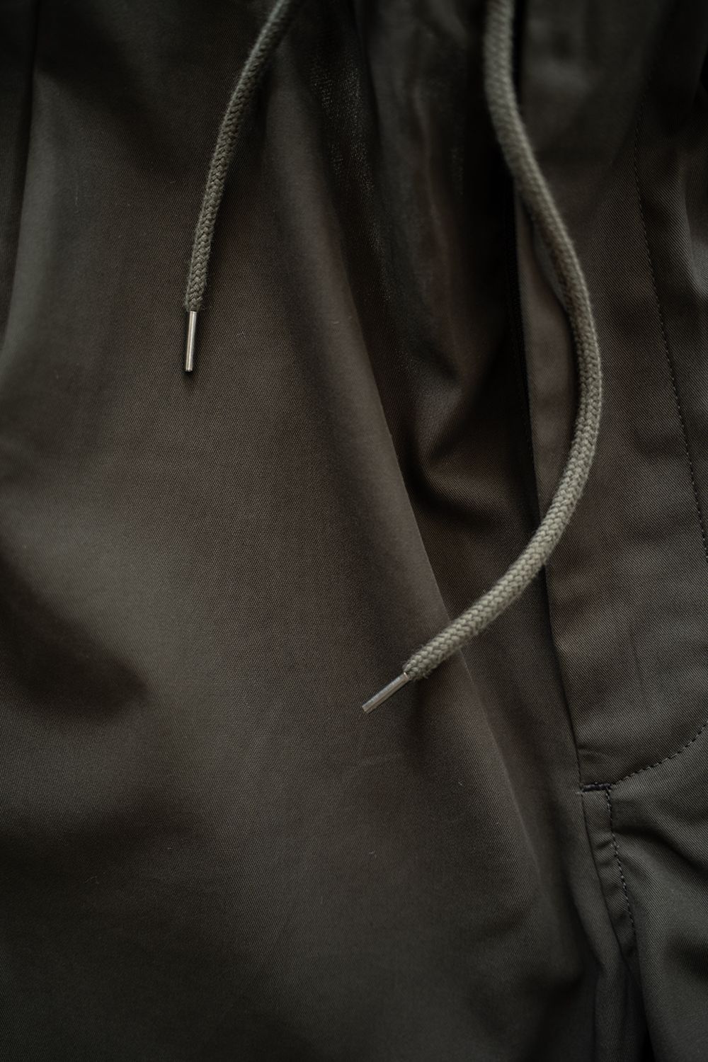 【26AW】コットンギャバジンイージーパンツ(KHAKI BROWN)