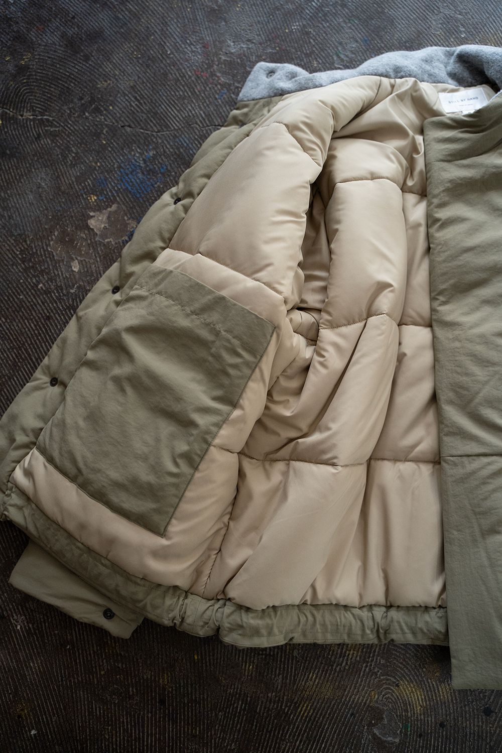 【24AW】シンサレートスタンドカラーブルゾン(KHAKI BEIGE)