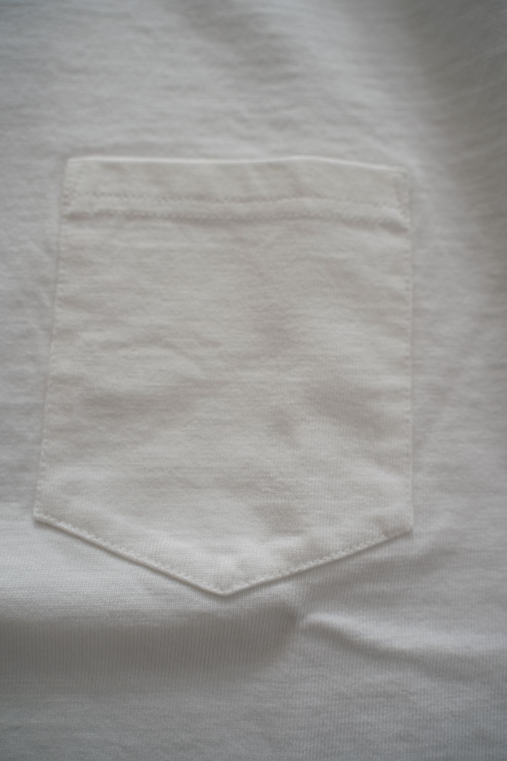 【ラスト1点】スビンコットン10/-度詰吊り天竺ポケット付き半袖T(OFF WHITE)