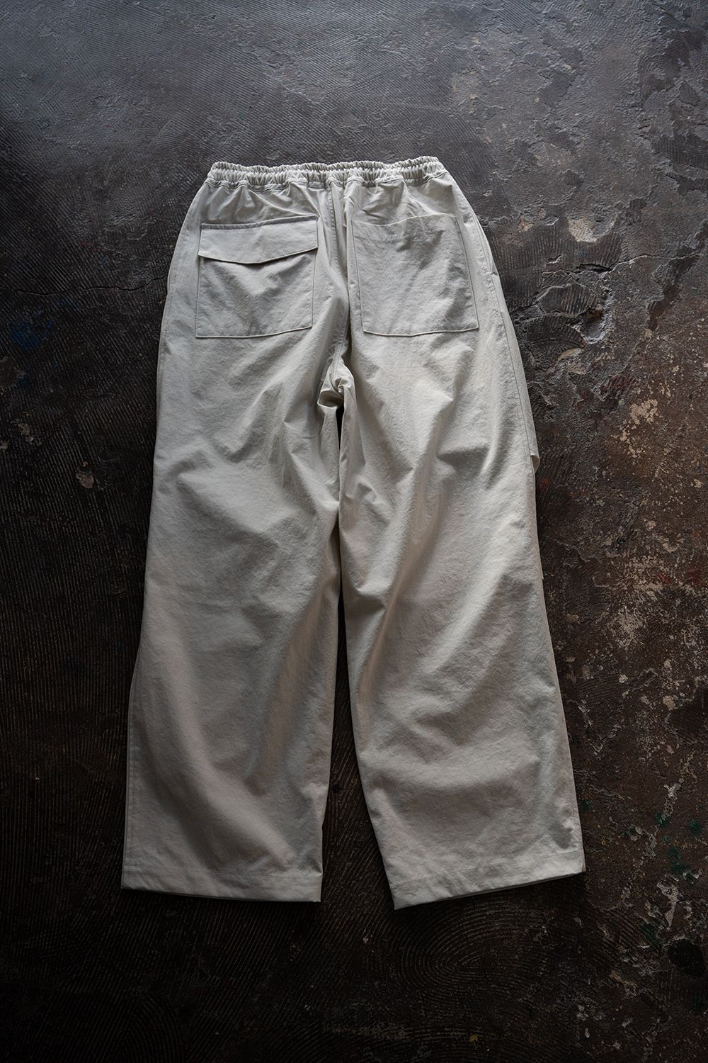 【25AW】タスランナイロンニータックイージーパンツ(IVORY)