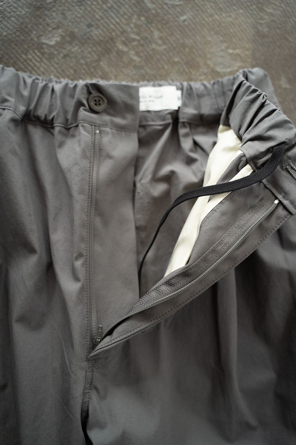 【ラスト1点】【24AW】ディープタックイージーパンツ(SLATE GRAY)