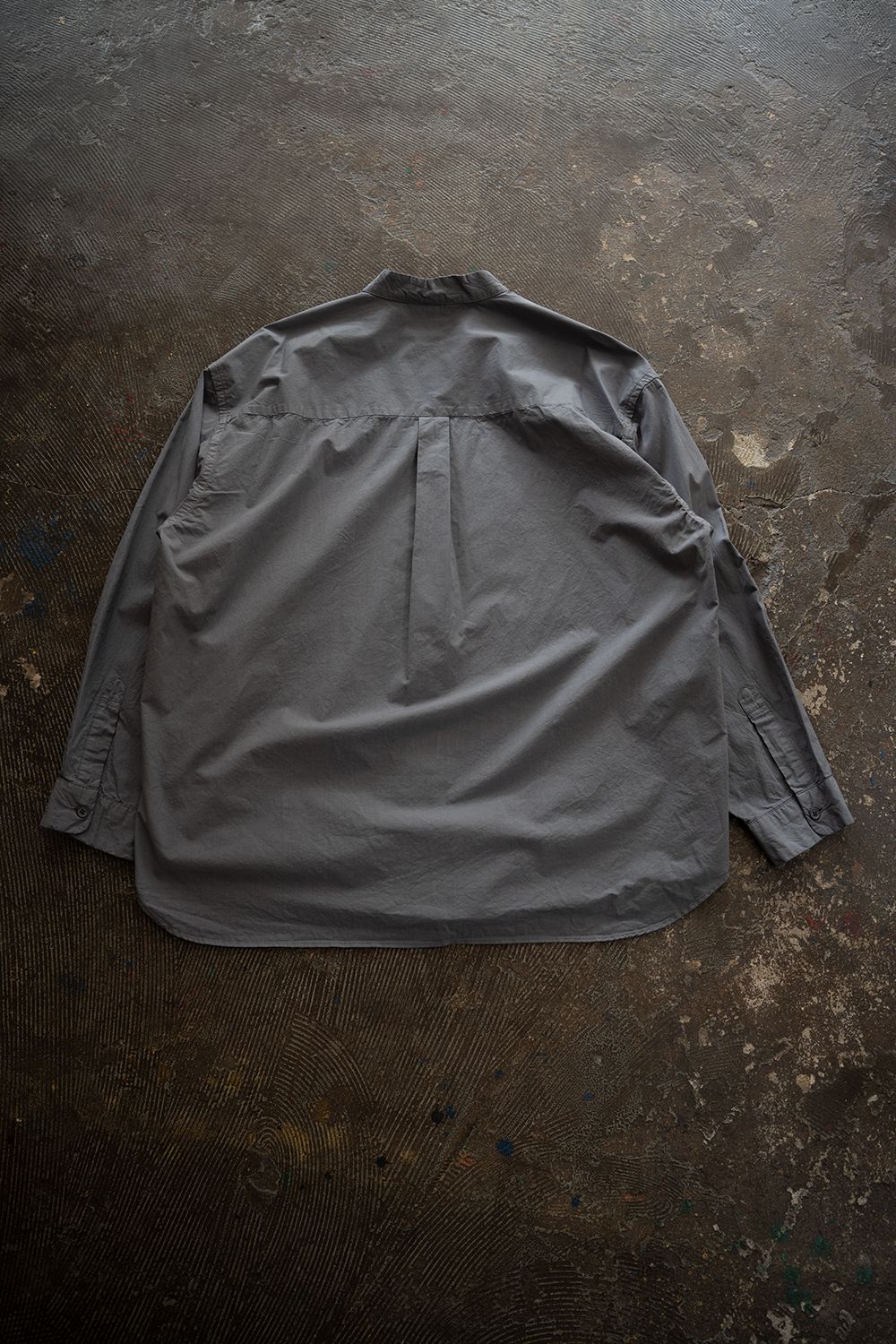 【26AW】ガーメントダイバンドカラーオーバーシャツ(SLATE GREY)