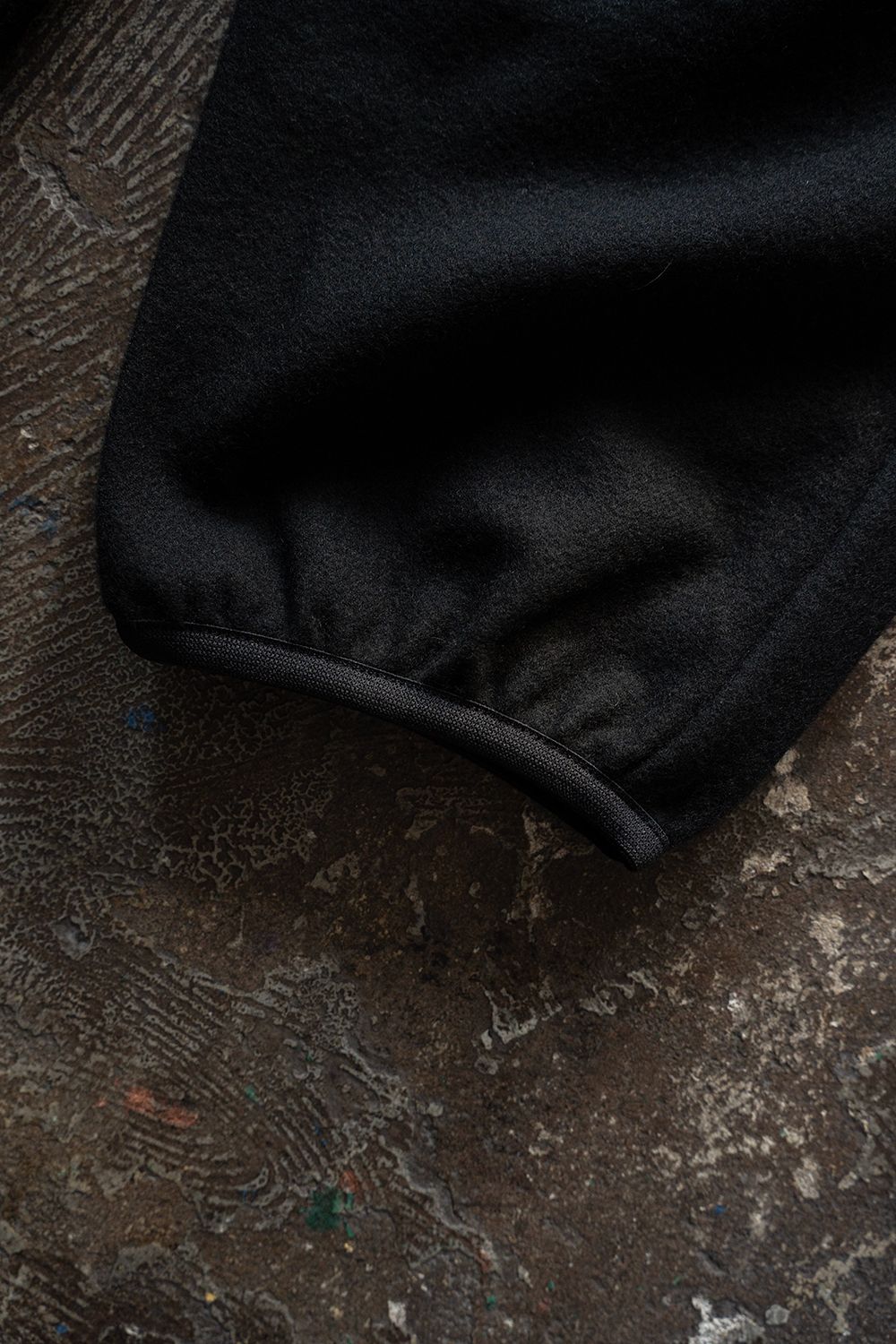 【26AW】カシミア混イージーパンツ(BLACK)