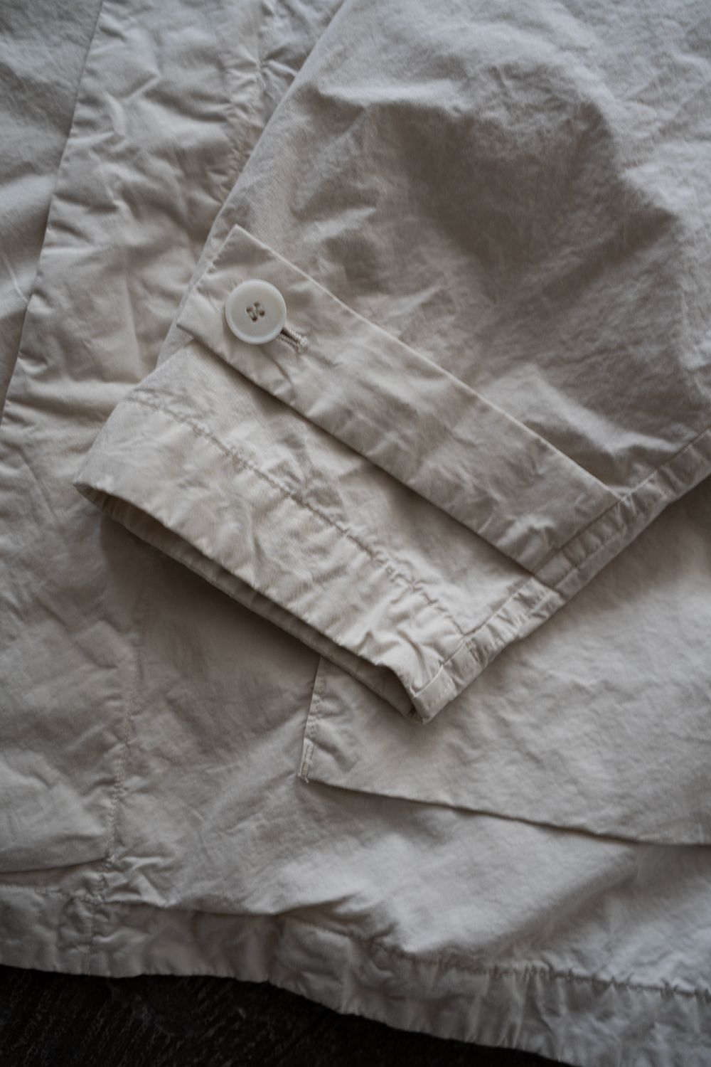 【26SS】ガーメントダイステンカラーハーフコート(ECRU)