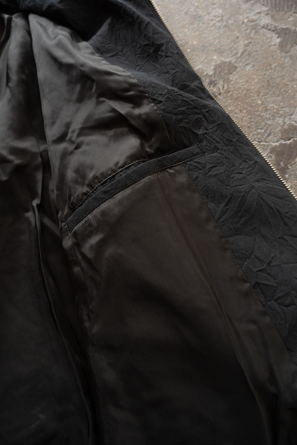 【26AW】先染めポリエステルジップブルゾン(BLACK)