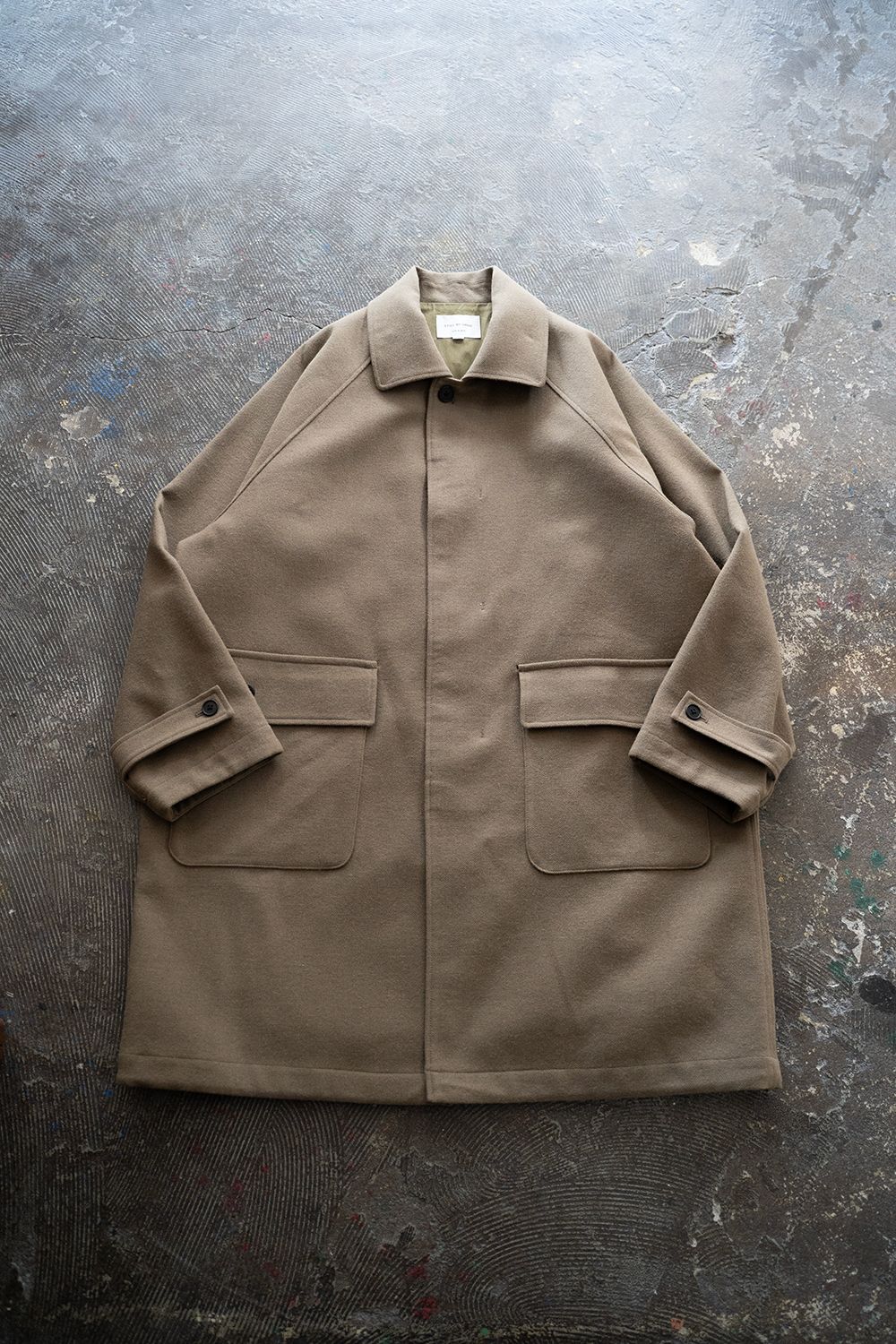 【25AW】ウール×ナイロンステンカラーコート(KHAKI BEIGE)