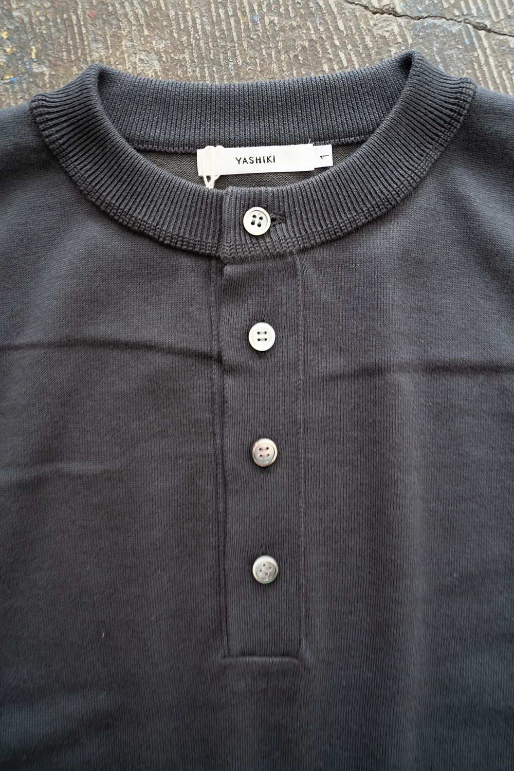 【ラスト1点】【24SS】Ogawa Henley Knit(CHARCOAL)