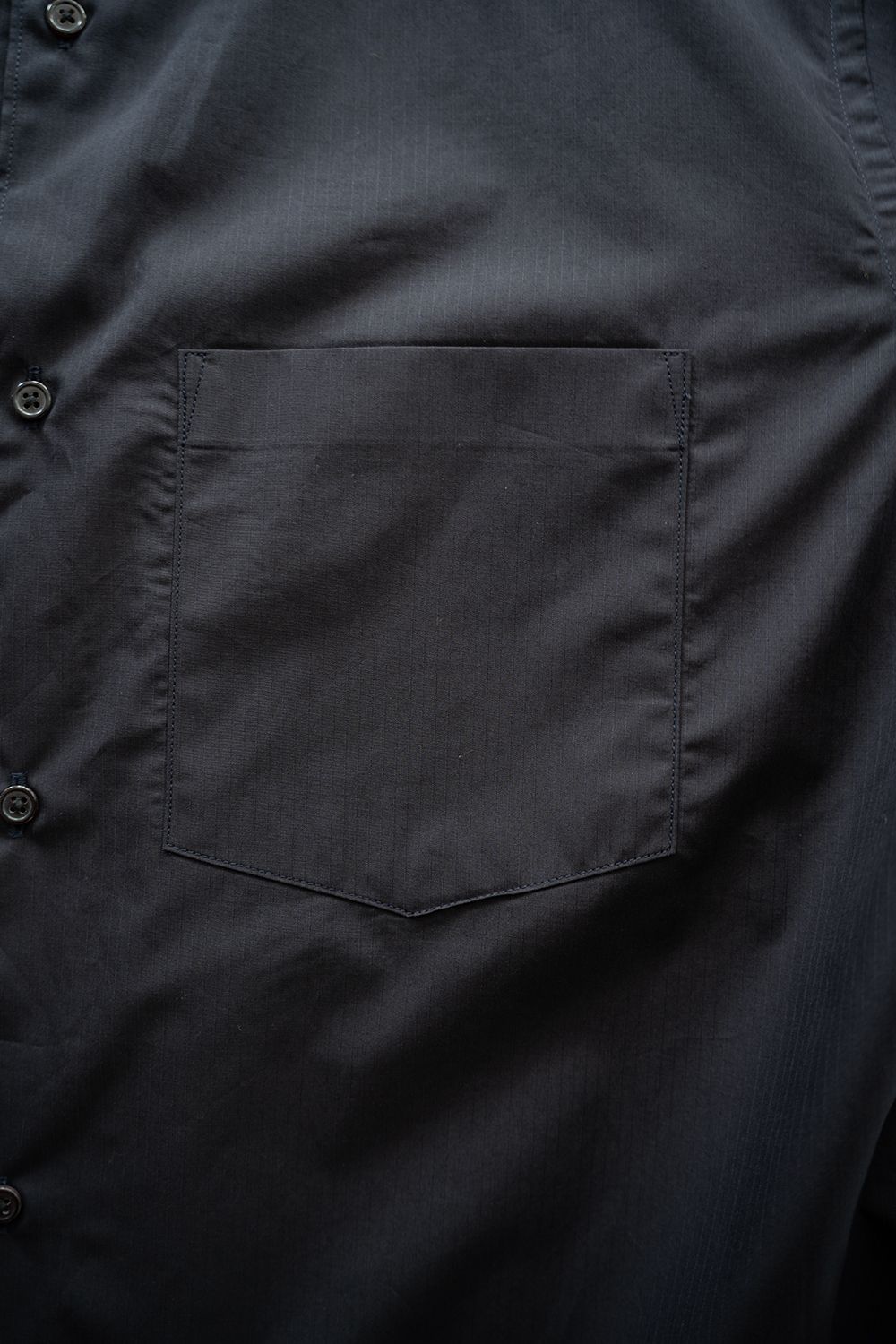 【26SS】ブロードレギュラーカラーシャツ(NAVY STRIPE)