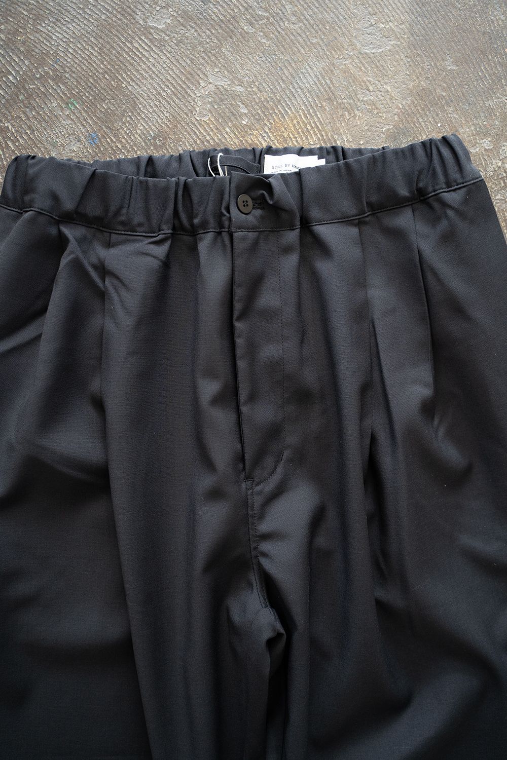 【ラスト1点】【24SS】ウォッシャブルウール混2タックイージースラックス(BLACK)