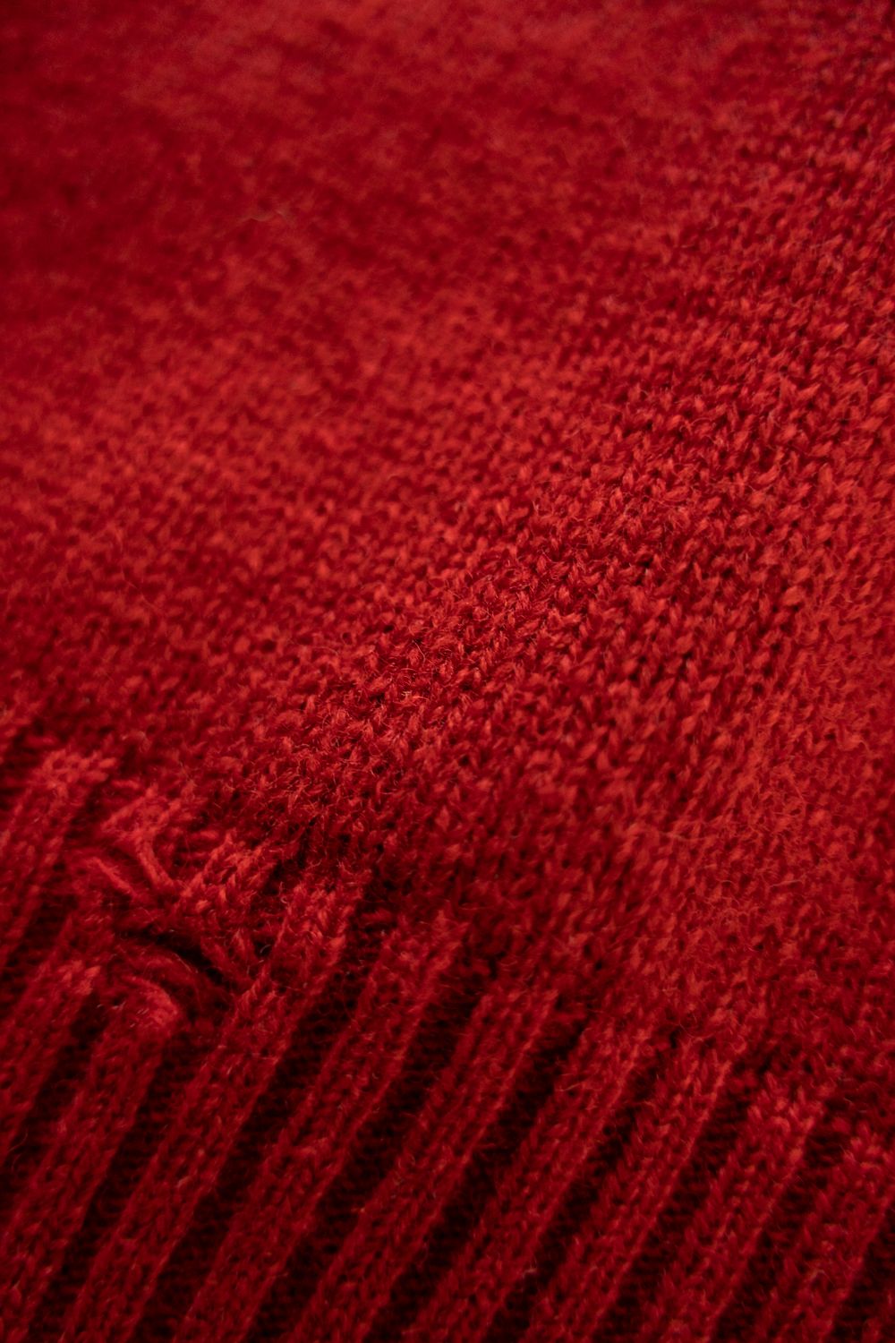 【26AW】ダメージクルーネックカーディガン(VERMILION RED)