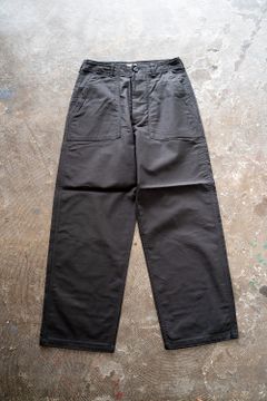 【ラスト1点】スビンコットンムラ糸バックサテンベイカーパンツ(BLACK)
