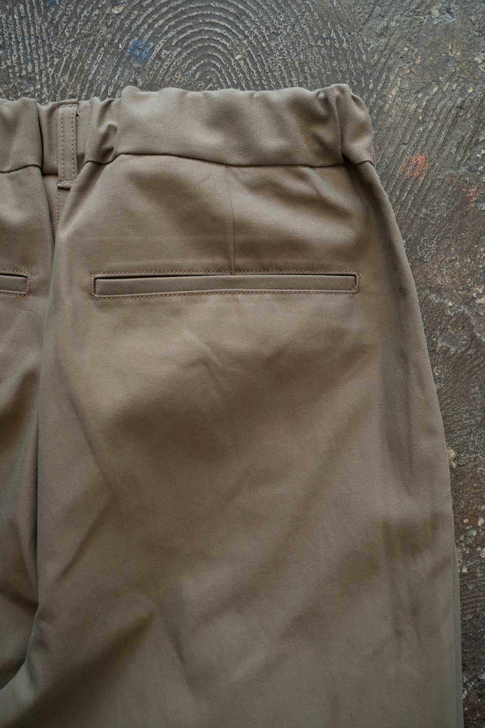 【25AW】2タックシャンブレースラックス(OLIVE)