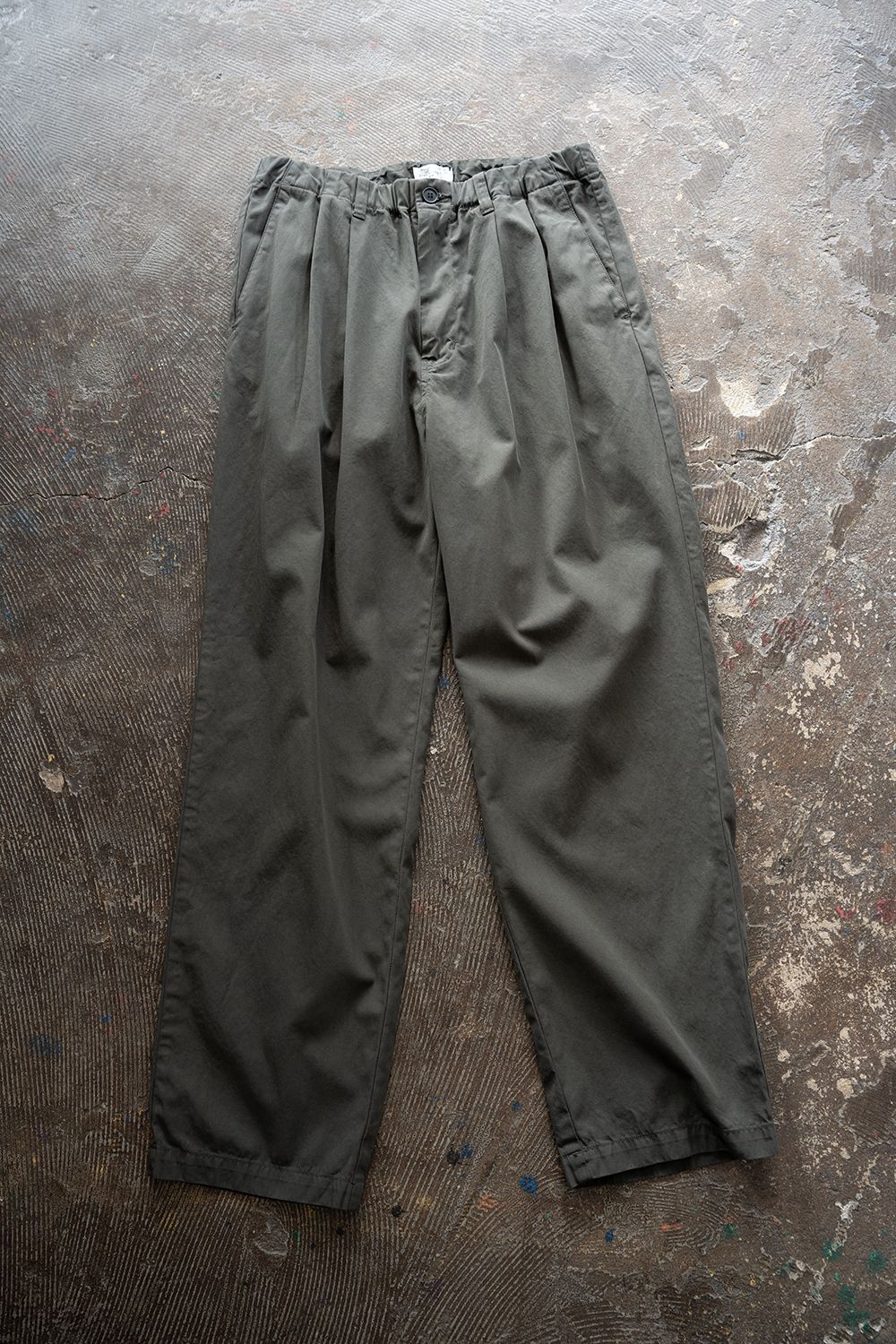 【26SS】ガーメントダイ2タックテーパードパンツ(DARK OLIVE)
