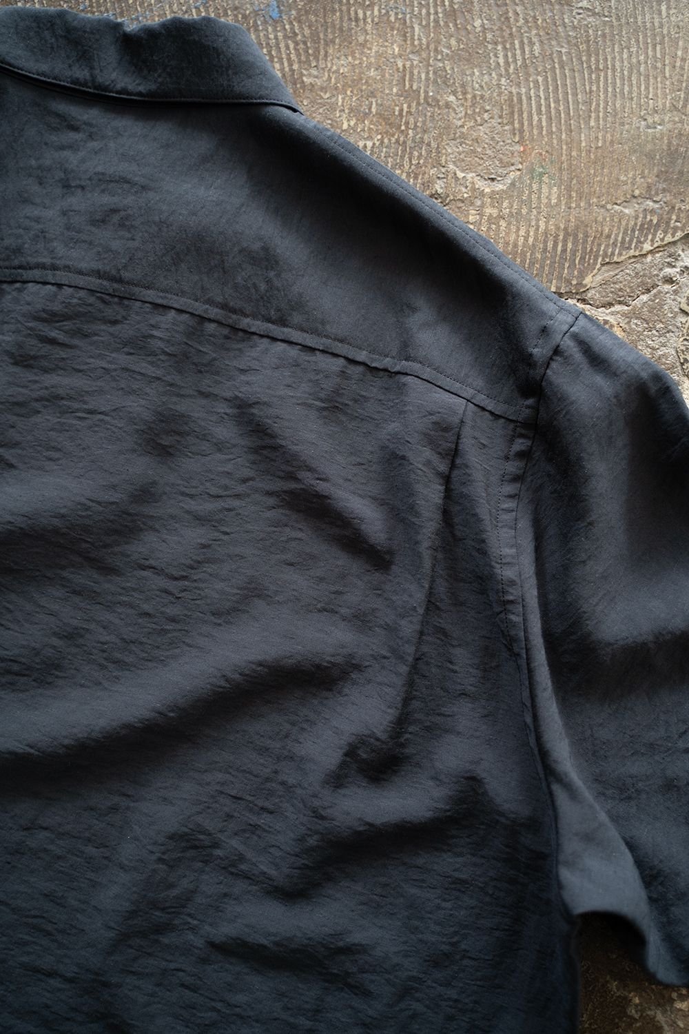 【ラスト1点】【25SS】レーヨン×リネン半袖スキッパーシャツ(NAVY)