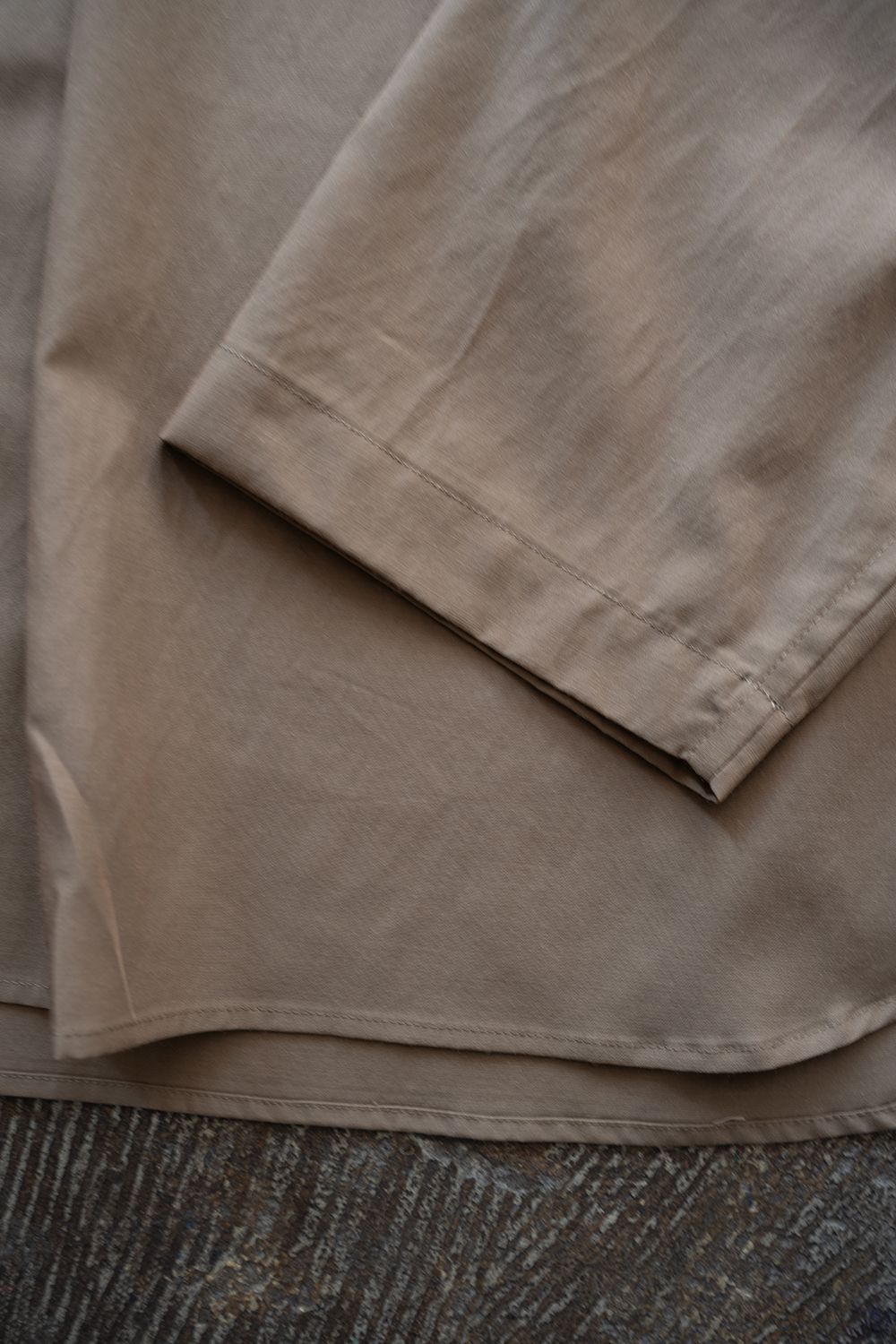 【26SS】キュプラ×コットンプルオーバーシャツ(KHAKI BROWN)