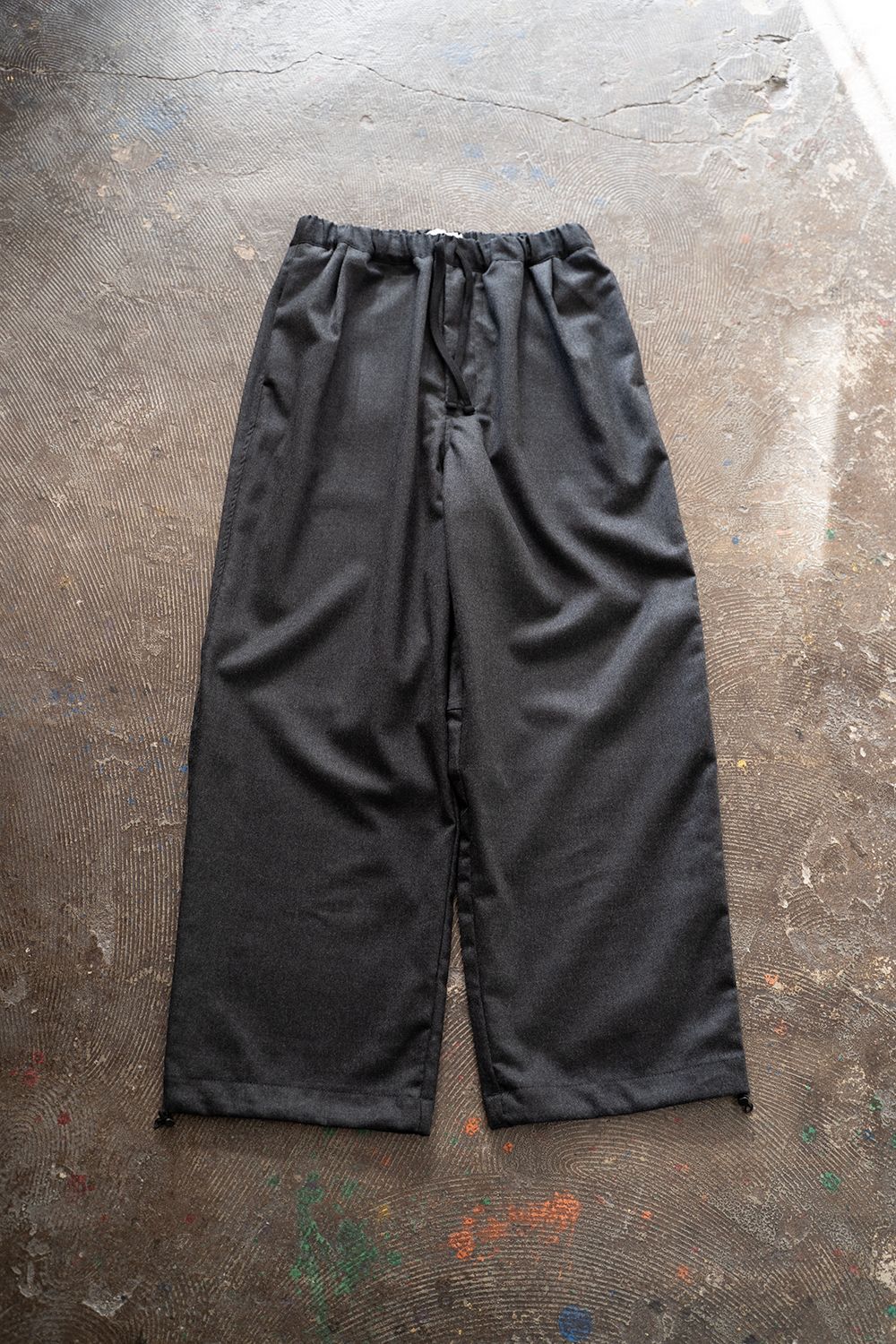 【25AW】サキソニーイージーパンツ(CHARCOAL)