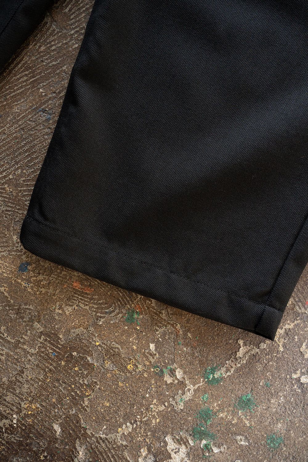 【26AW】ウールサージワンタックパンツ(BLACK)