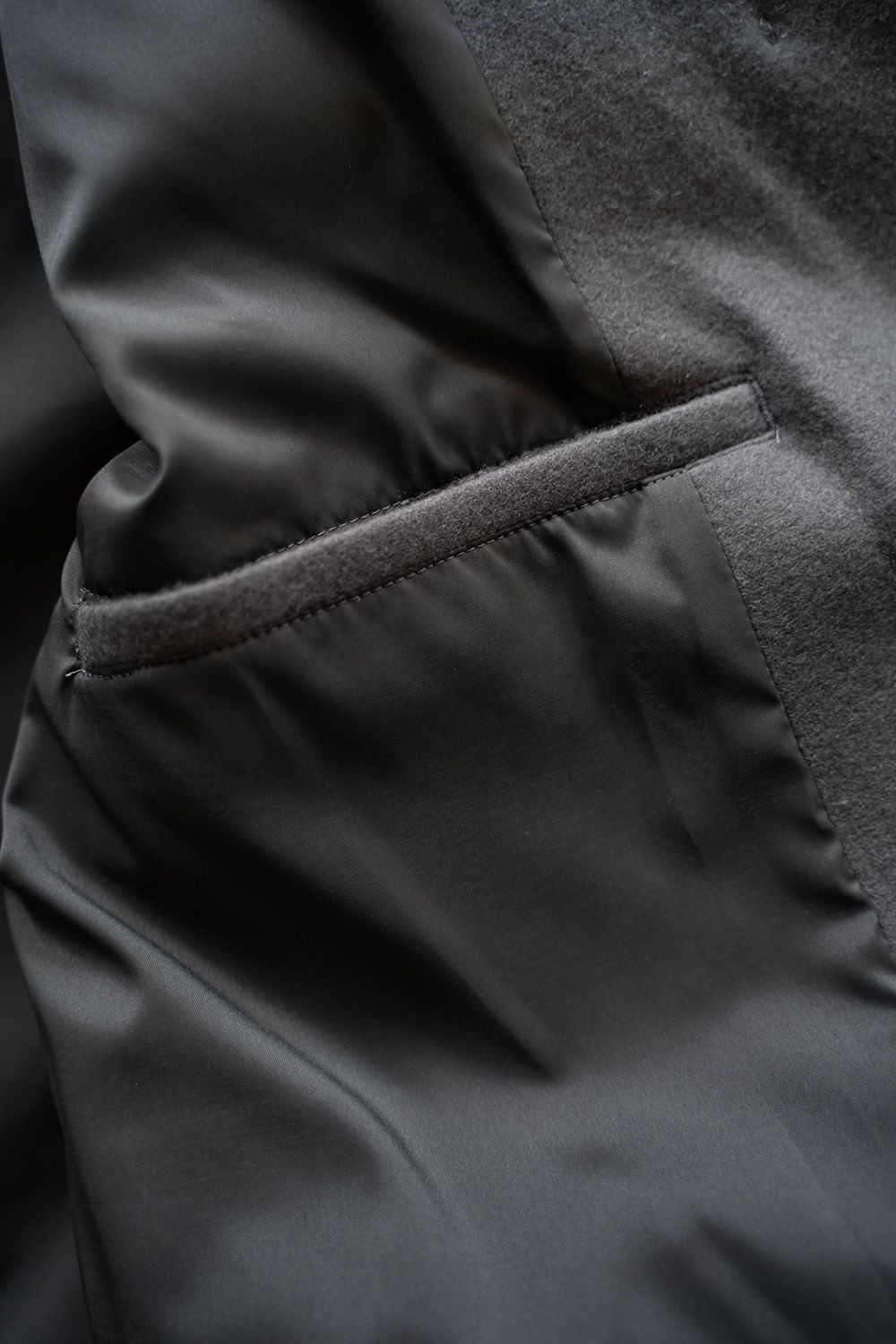 【ラスト1点】【24AW】ラムウールメルトンフードコート(KHAKI GRAY)