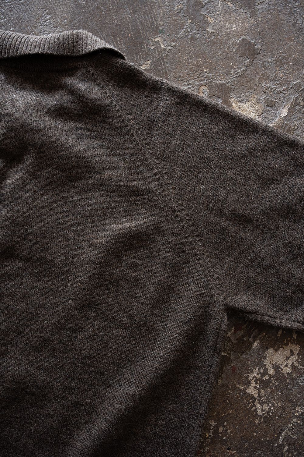 【26AW】モヘア混10Gニットポロ(ASH BROWN)
