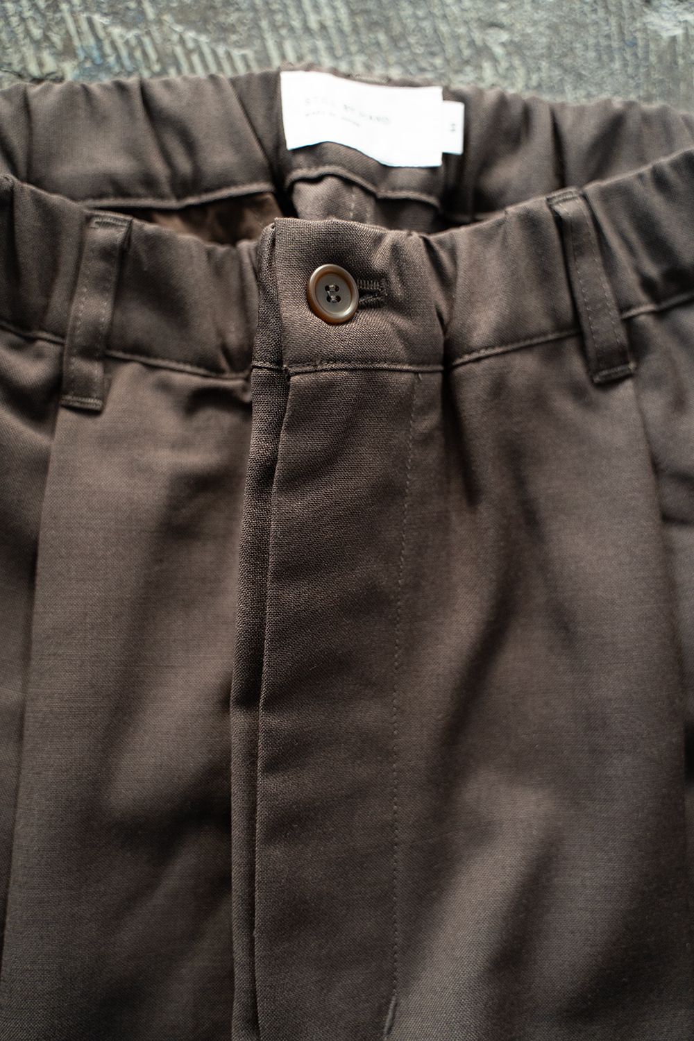 【25AW】モヘア混2タックイージーパンツ(DARK BROWN)